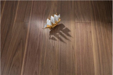 503-11 אגוז מוברש בהיר